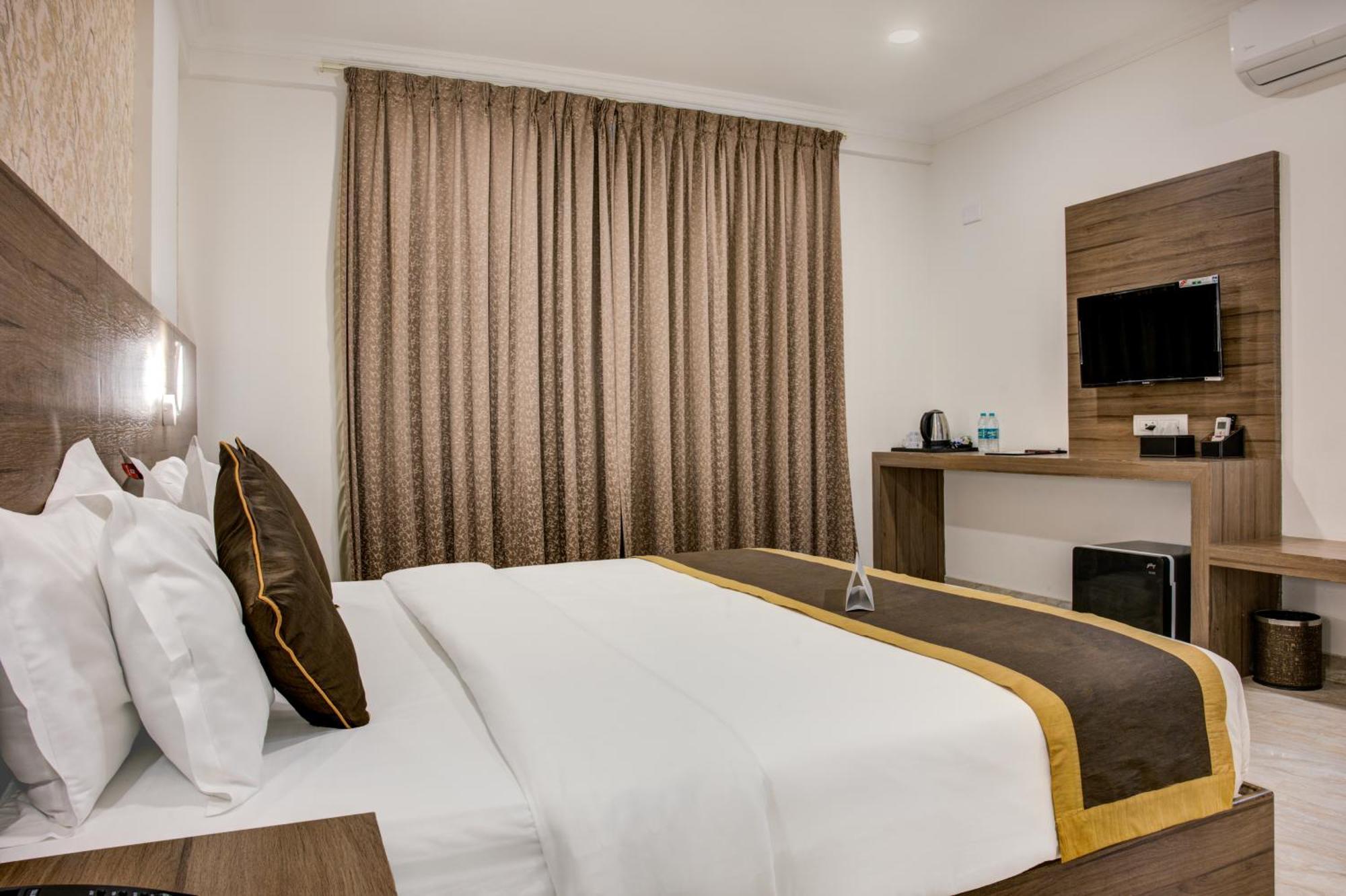 Hotel Sterling Inn Bangalore International Airport Yelahanka Exterior foto